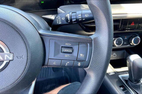 2025 Nissan Kicks S