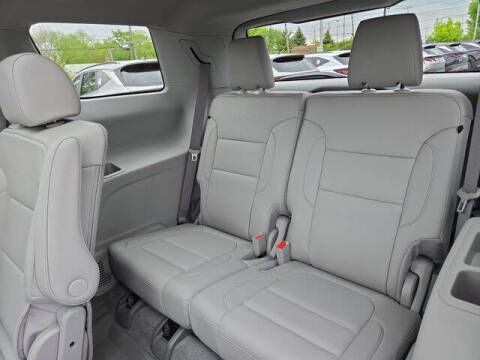 2023 GMC Acadia SLT