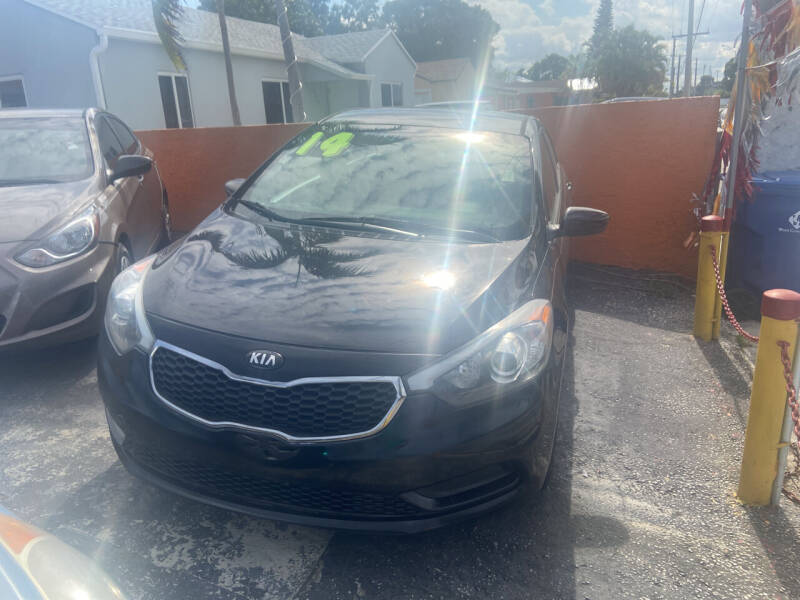 2014 Kia Forte for sale at Versalles Auto Sales in Hialeah FL