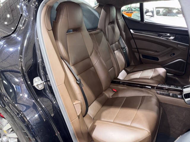 2015 Porsche Panamera