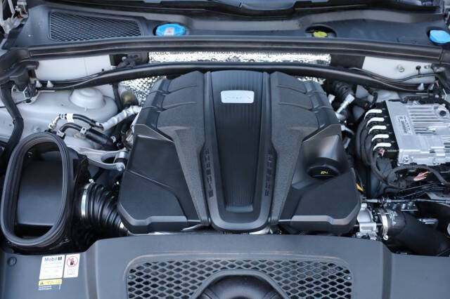 2023 Porsche Macan S