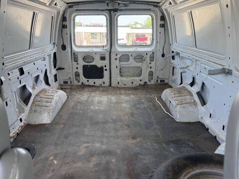 2003 Ford E-Series E-150 Base