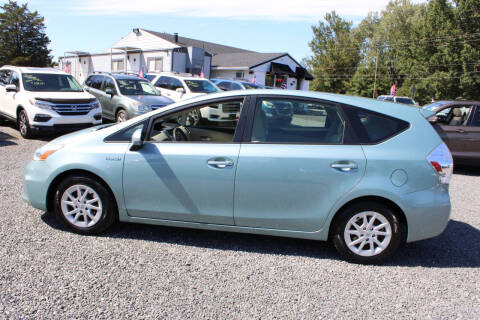 2014 Toyota Prius v Three