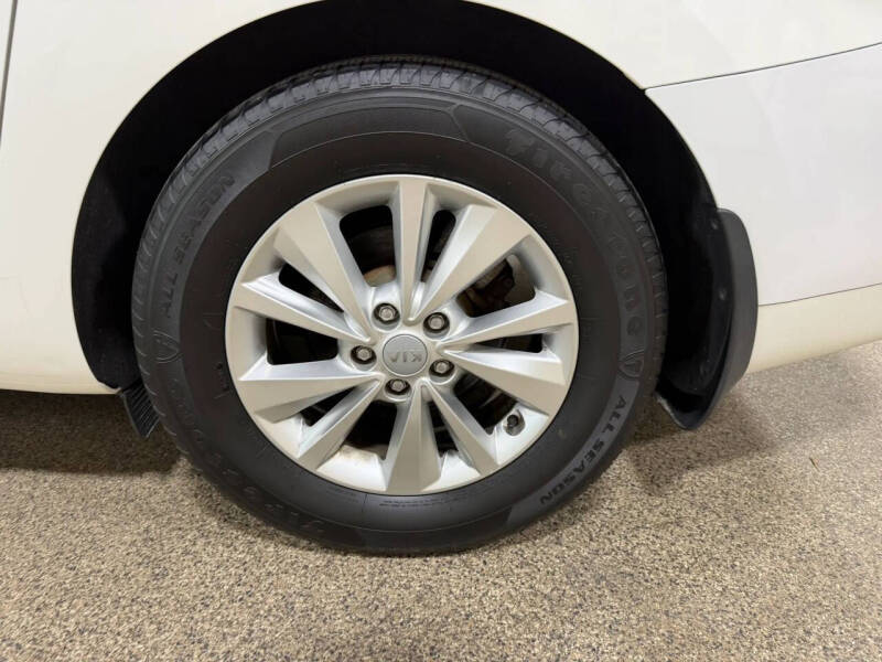 2016 Kia Sedona LX