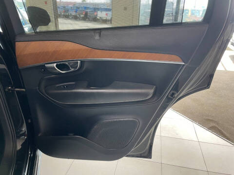 2016 Volvo XC90 T8 eAWD Inscription