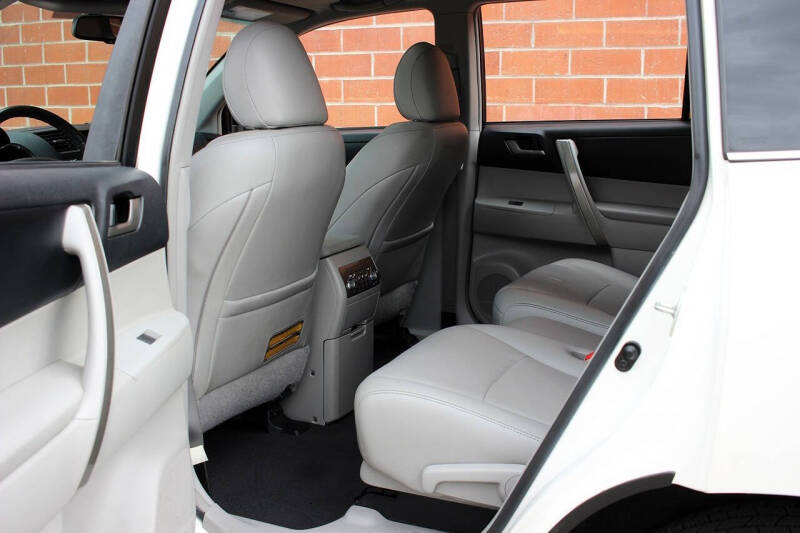 2012 Toyota Highlander SE