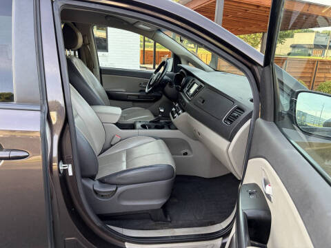 2017 Kia Sedona LX