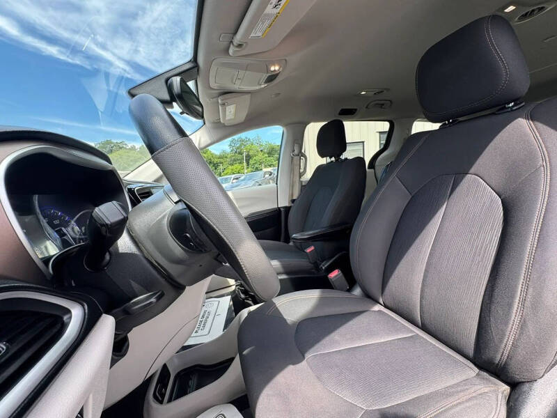 2017 Chrysler Pacifica LX