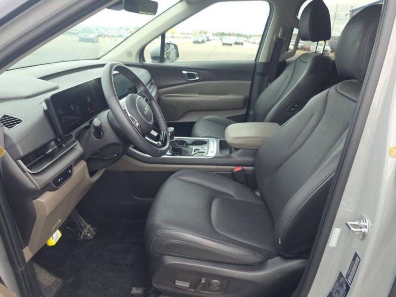 2025 Kia Carnival EX