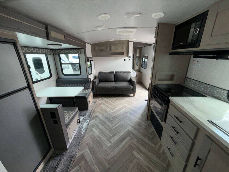 2021 Cruiser RV Shadow