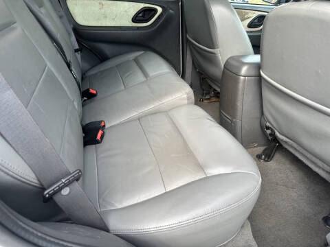 2005 Ford Escape HEV