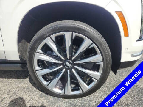 2025 Cadillac Escalade ESV Premium Luxury