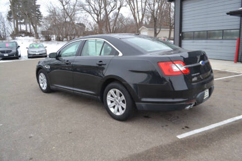 2011 Ford Taurus SE