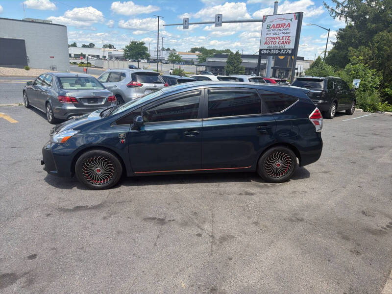 2017 Toyota Prius v Two