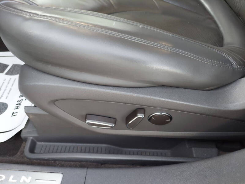 2019 Lincoln Nautilus Select