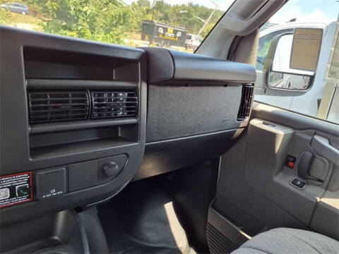 2025 Chevrolet Express 2500