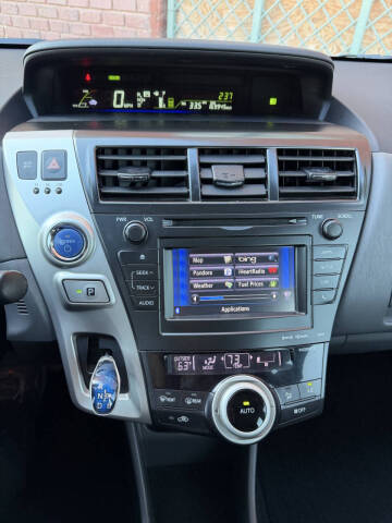 2013 Toyota Prius v Five