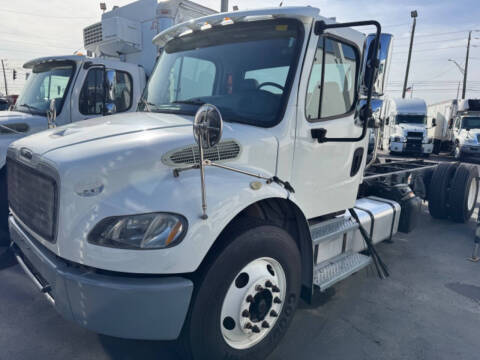 2013 Freightliner Business class M2