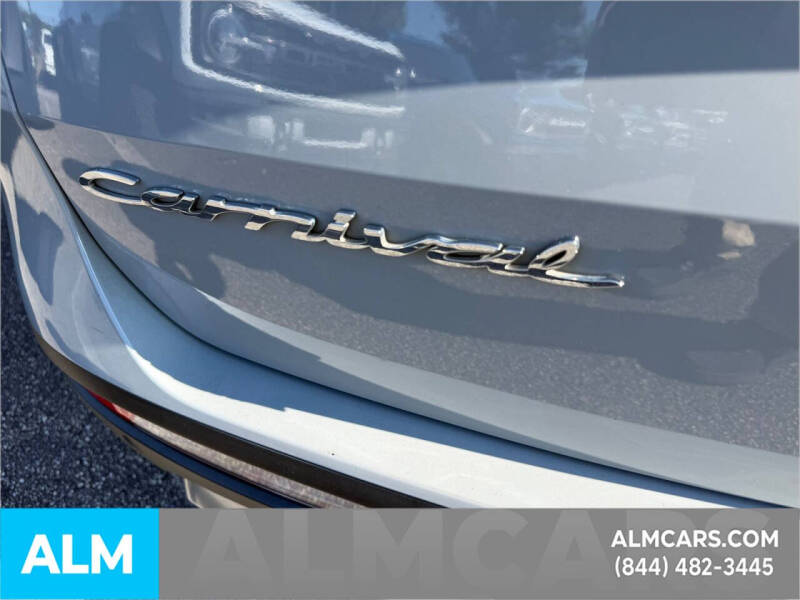 2022 Kia Carnival SX