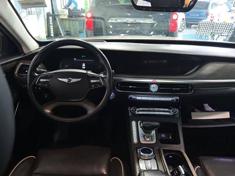 2020 Genesis G90