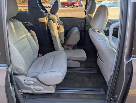 2017 Toyota Sienna XLE 8-Passenger