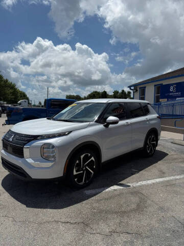 2022 Mitsubishi Outlander ES