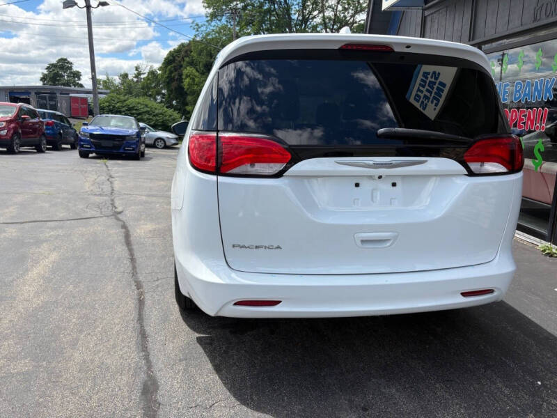 2017 Chrysler Pacifica Touring