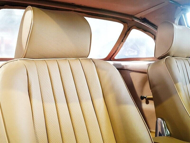 1989 Mercedes-Benz 560-Class 33