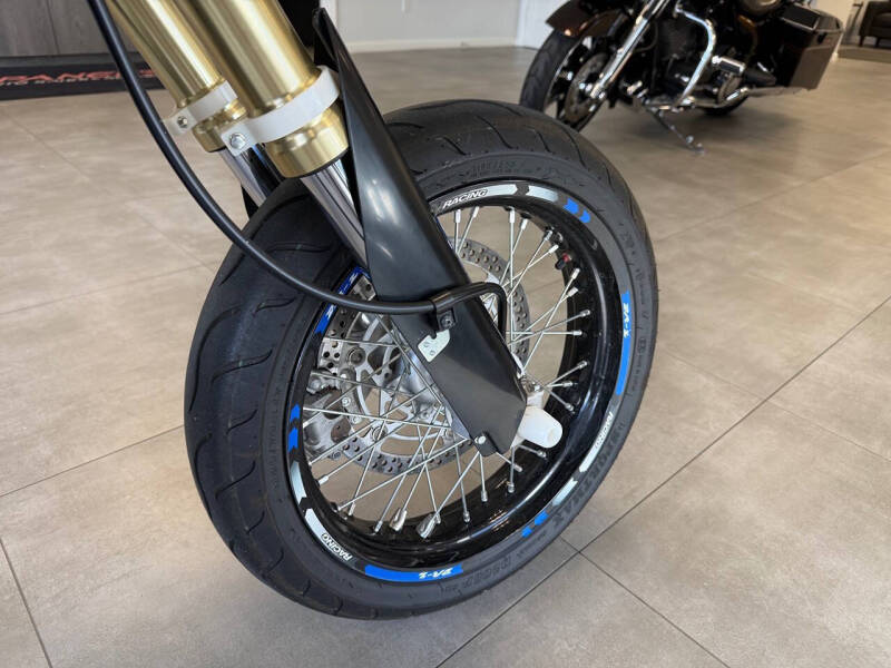 2022 Suzuki DR-Z400SM