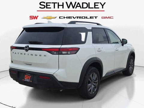 2025 Nissan Pathfinder SV