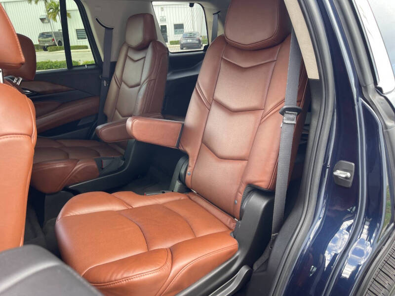 2020 Cadillac Escalade Luxury