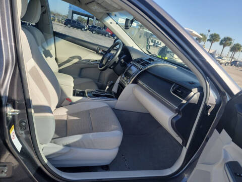 2014 Toyota Camry Hybrid XLE