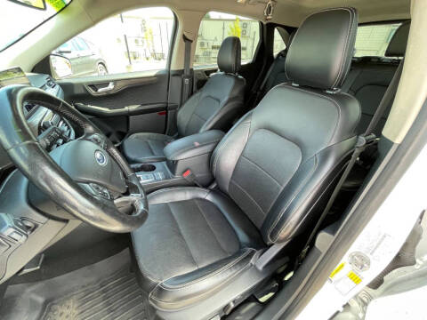 2020 Ford Escape Titanium