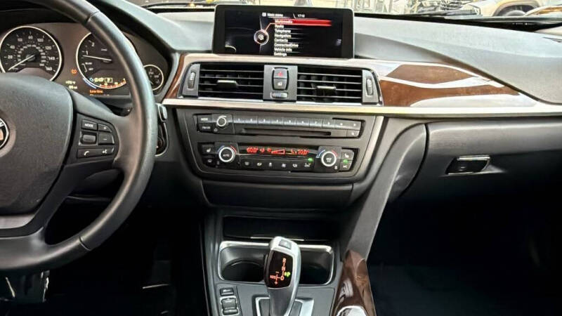 2015 BMW 3 Series 320i