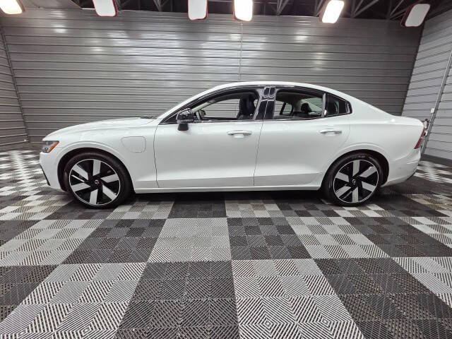 2025 Volvo S60 T8 Plus