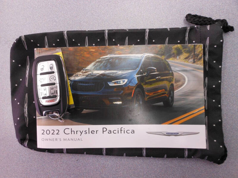 2022 Chrysler Pacifica Touring L