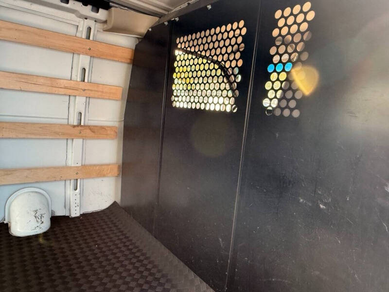 2023 GMC Savana 2500