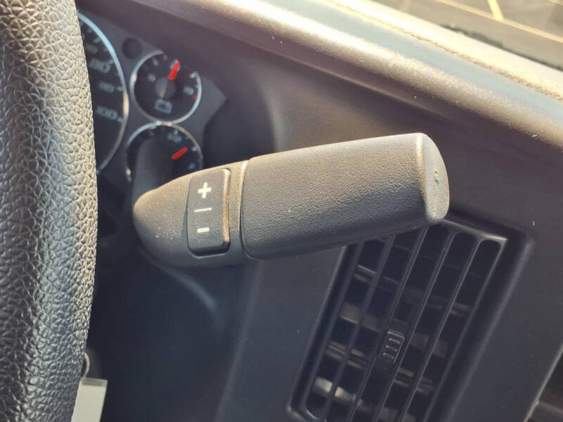 2025 Chevrolet Express LT 3500
