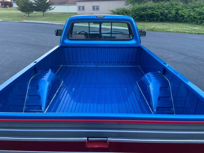 1992 Dodge RAM 150 LE