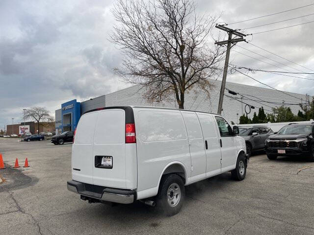 2025 Chevrolet Express 2500