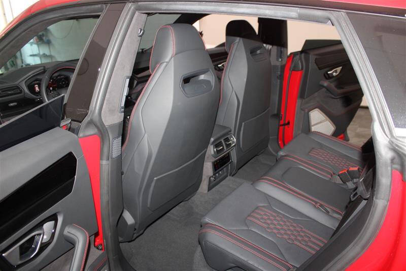 2025 Lamborghini Urus SE