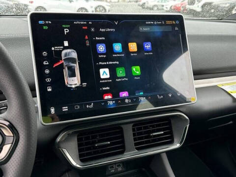 2025 VinFast VF8 Plus