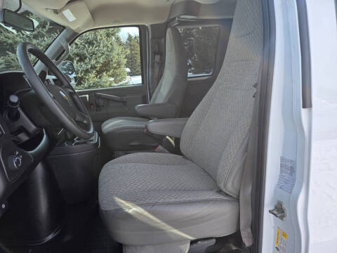 2022 Chevrolet Express LS 3500