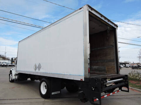 2012 Freightliner M2 106