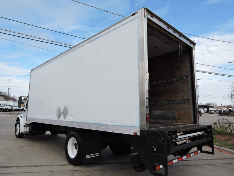 2012 Freightliner M2 106