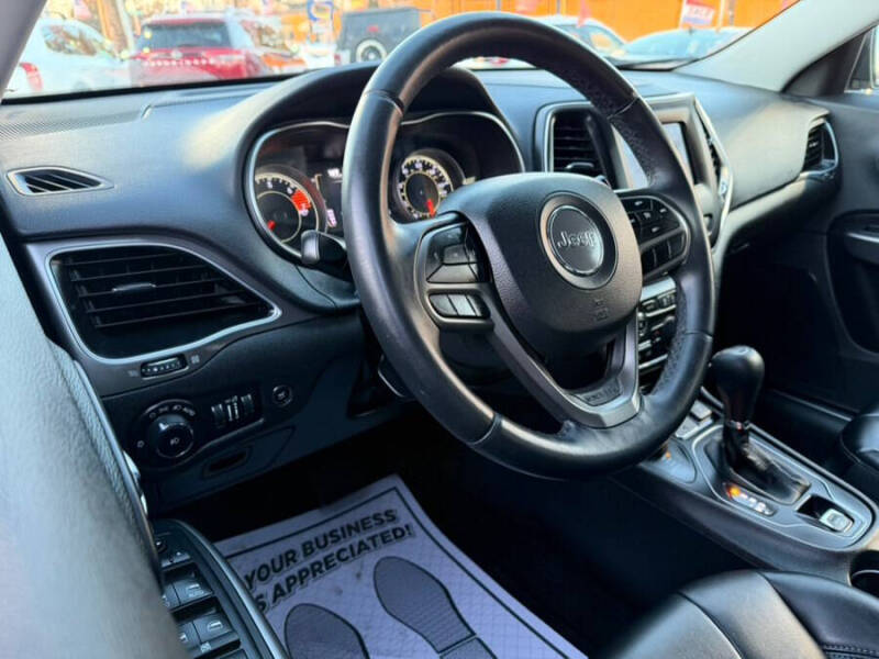 2019 Jeep Cherokee Latitude Plus
