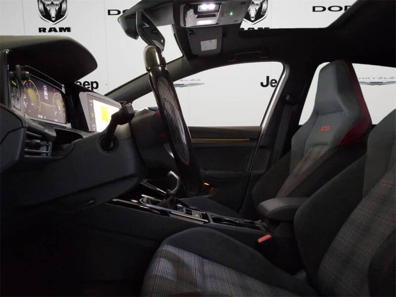 2024 Volkswagen Golf GTI 380 SE