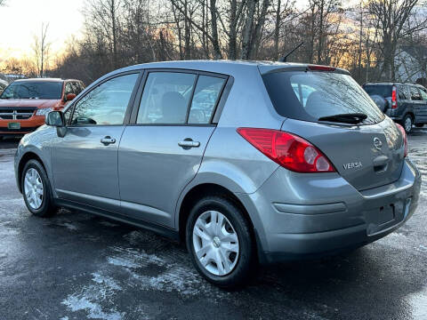 2011 Nissan Versa 1.8 S