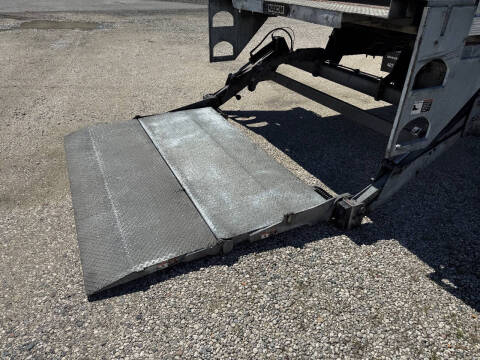 2019 Freightliner M2 106