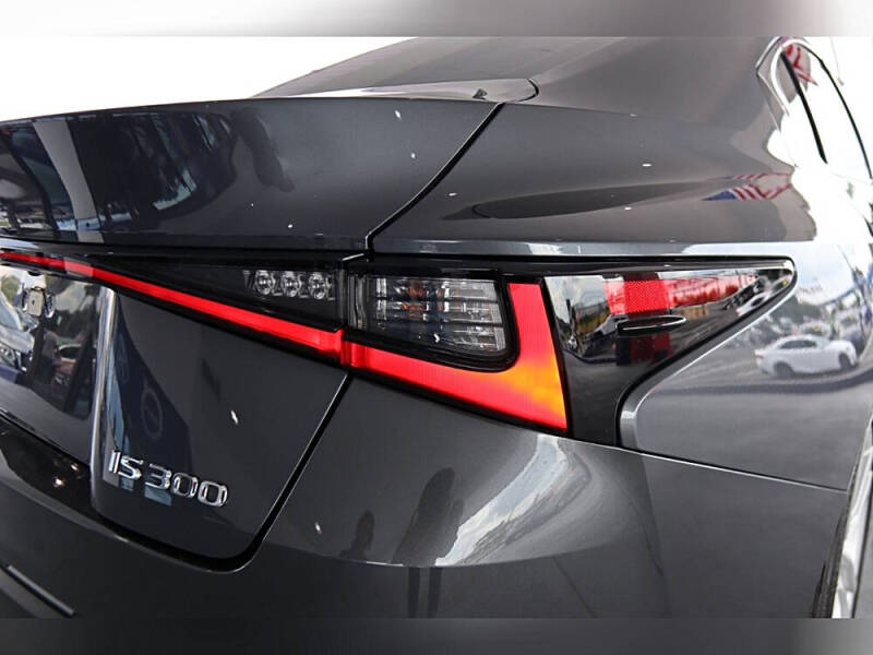 2023 Lexus IS 300